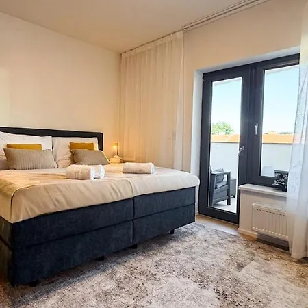 New With Free Garage Parking & Petrov Cathedral View Apartman *